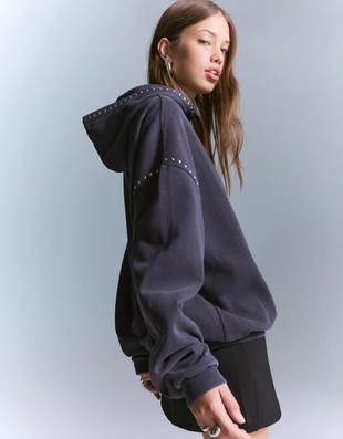 Худи с капюшоном и заклепками- Заказать в России