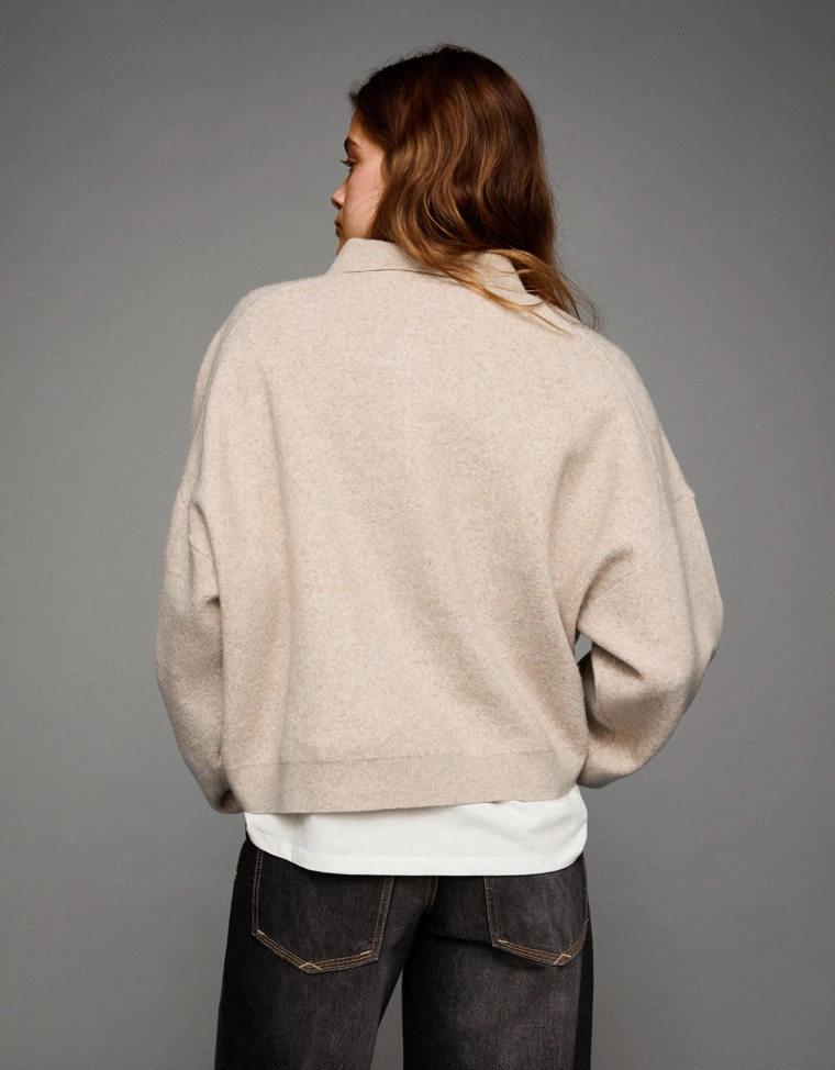 Свободный свитер с воротником поло