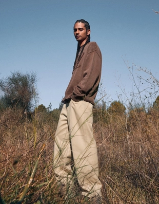 Свитер с нашивкой- Заказать в России