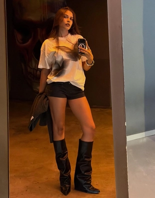 Футболка оверсайз с короткими рукавами и принтом- Заказать в России