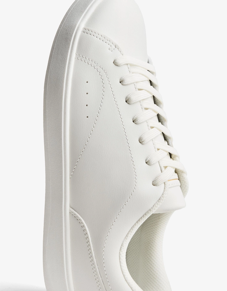 Базовые кроссовки