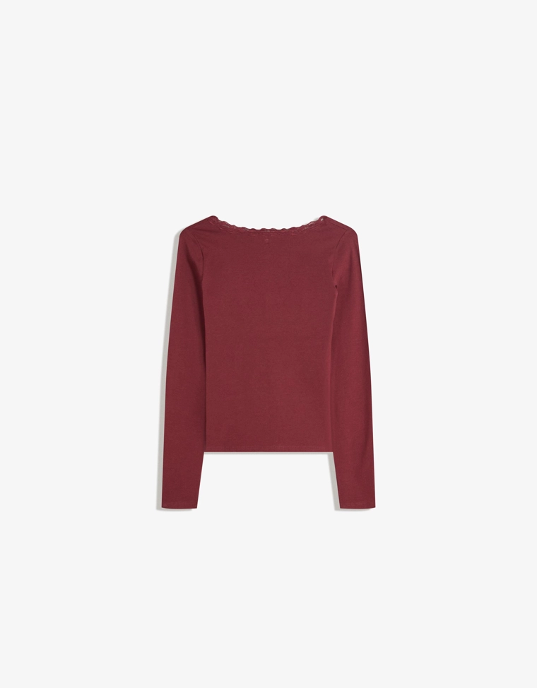 Лонгслив с кружевной отделкой