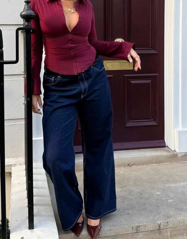 Рубашка облегающего кроя с расклешенными рукавами