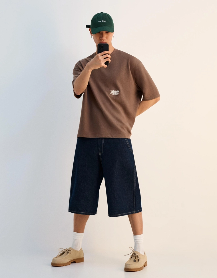 Джинсовые шорты-бермуды в скейтерском стиле