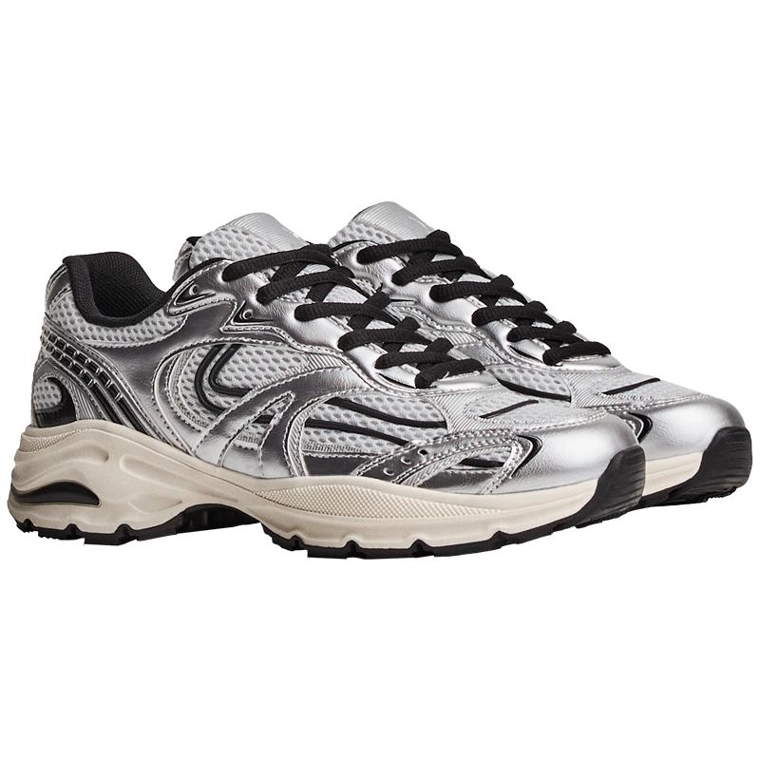 Кроссовки со вставками