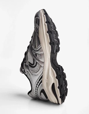 Кроссовки со вставками- Заказать в России