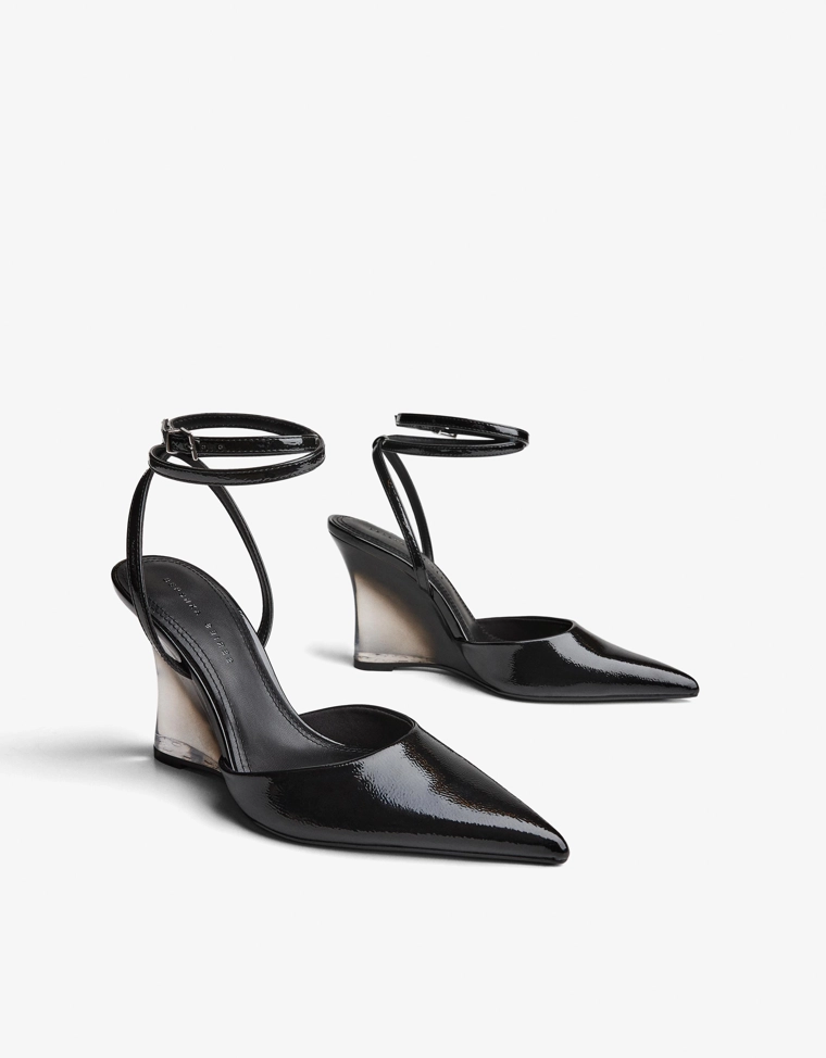 Туфли на танкетке с ремешком