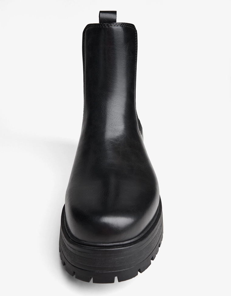 Ботинки с эластичной вставкой