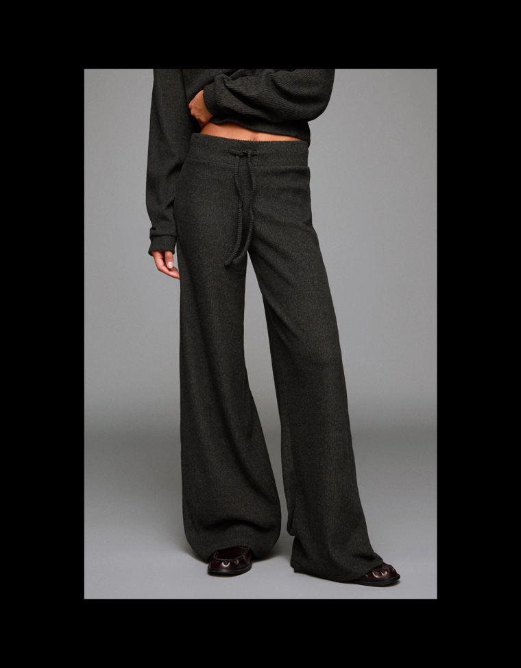 Мягкие широкие брюки в рубчик