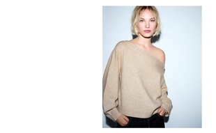 Свитер в рубчик с вырезом «бандо»- Заказать в России