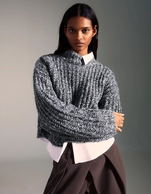 Свитер с высоким воротником из ткани из крученой нити- Заказать в России