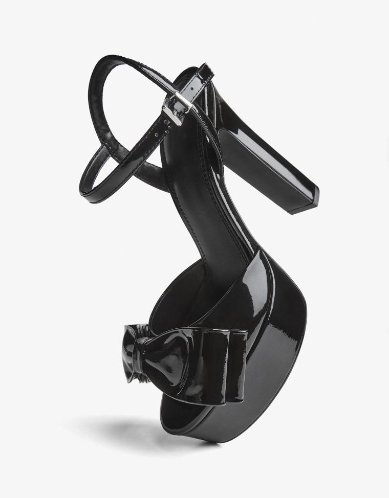 Туфли на каблуке с бантом