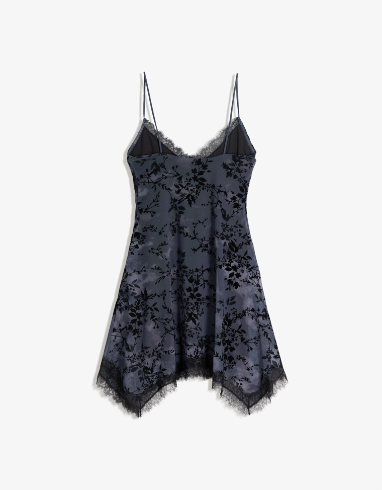 Мини-платье из полупрозрачной ткани на бретелях с кружевом