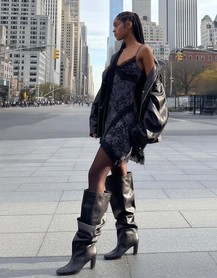 Мини-платье из полупрозрачной ткани на бретелях с кружевом- Заказать в России