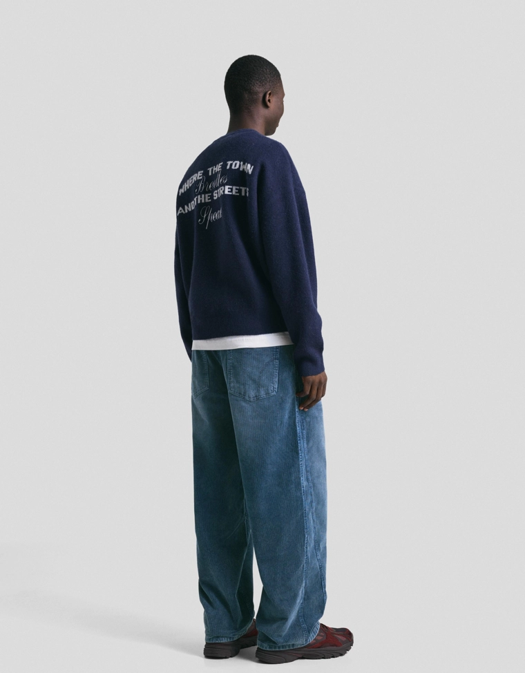 Брюки очень свободного кроя из вельвета