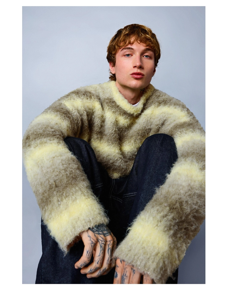 Свитер с разноцветным начесом