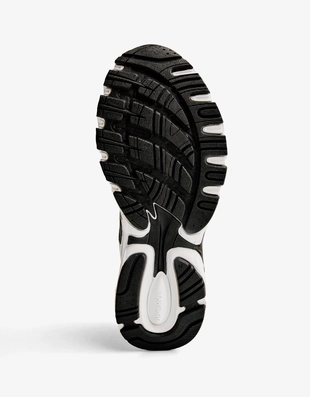 Спортивная обувь из разных материалов- Заказать в России