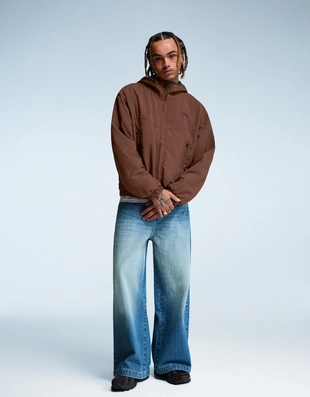 Технологичная куртка с капюшоном- Заказать в России