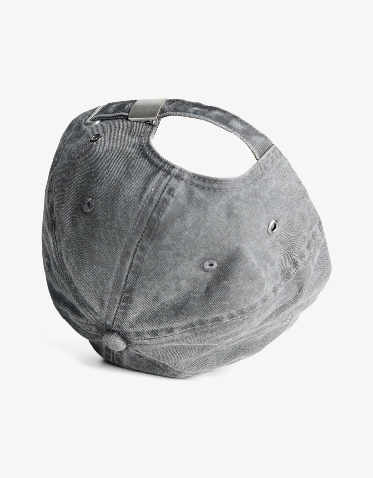 Кепка с люверсами