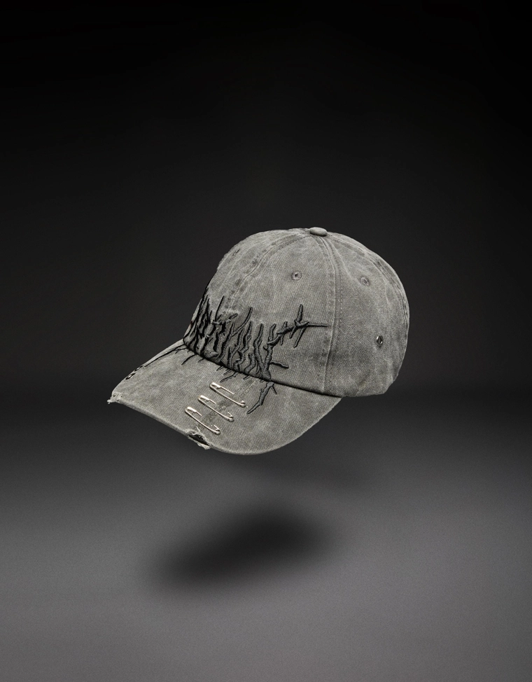 Кепка с люверсами