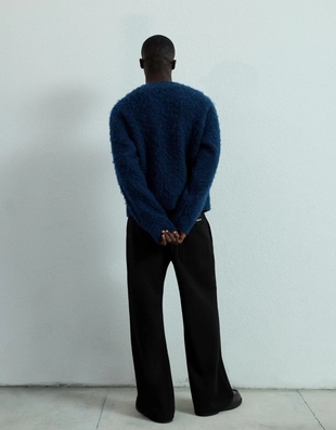 Расклешенные брюки приталенного кроя- Заказать в России