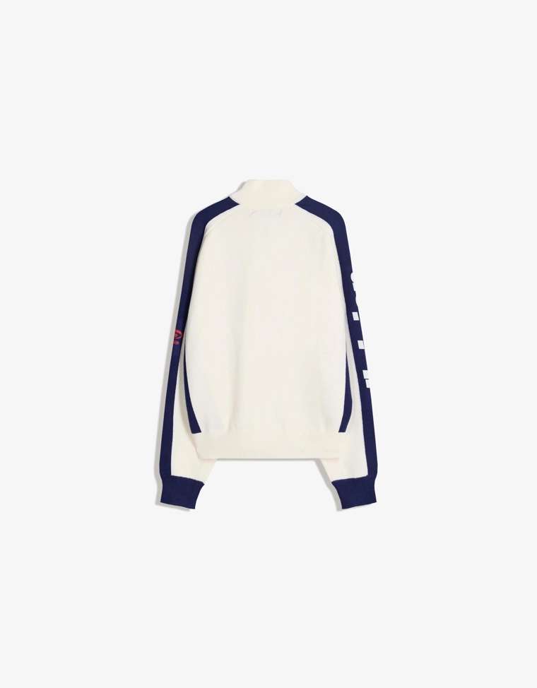 Свитер с молнией на воротнике и принтом