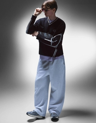 Спортивный свитер с принтом- Заказать в России