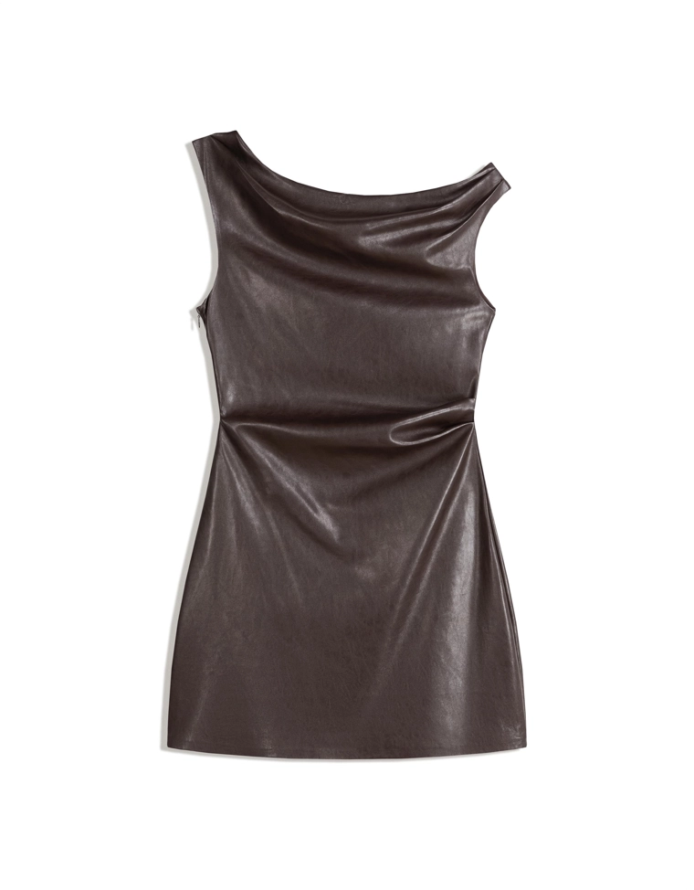 Мини-платье асимметричного кроя из искусственной кожи