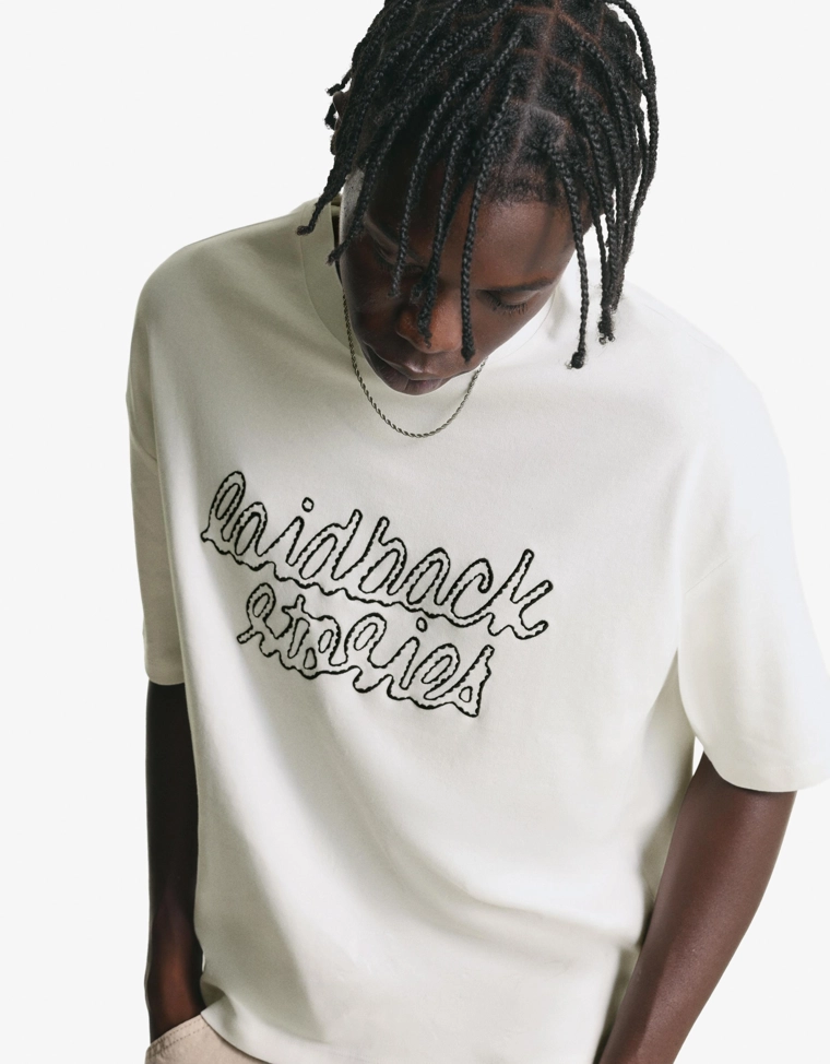 Футболка геометрического кроя с вышивкой