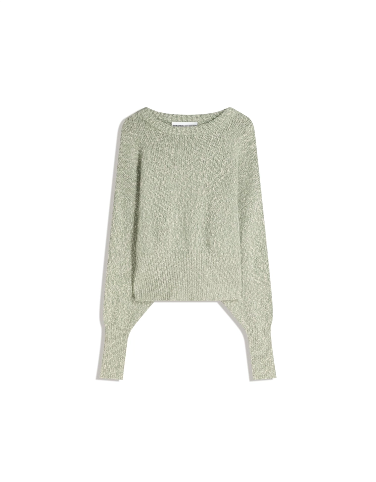 Свитер с объемными рукавами