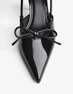 Туфли на каблуке с открытой пяткой и декоративной деталью- Заказать в России