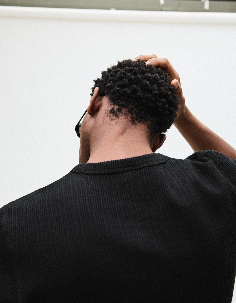 Футболка из рельефной ткани с короткими рукавами