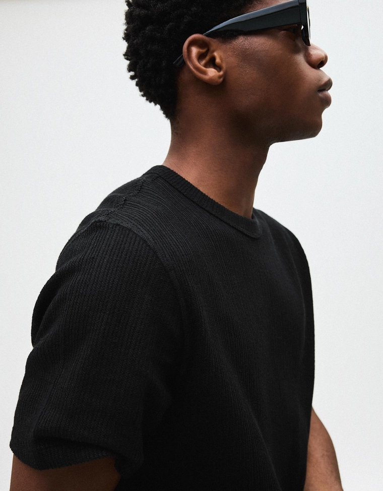 Футболка из рельефной ткани с короткими рукавами