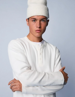 Футболка хенли облегающего кроя с длинными рукавами- Заказать в России