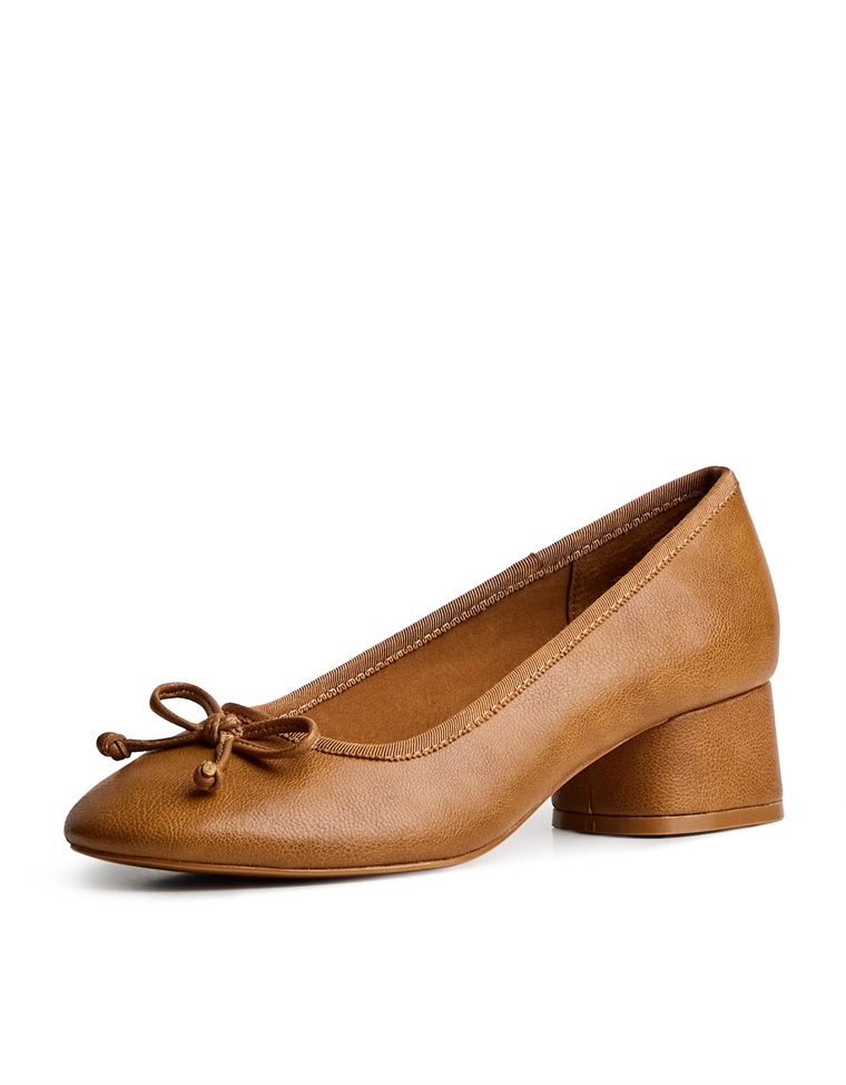 Балетки на каблуке