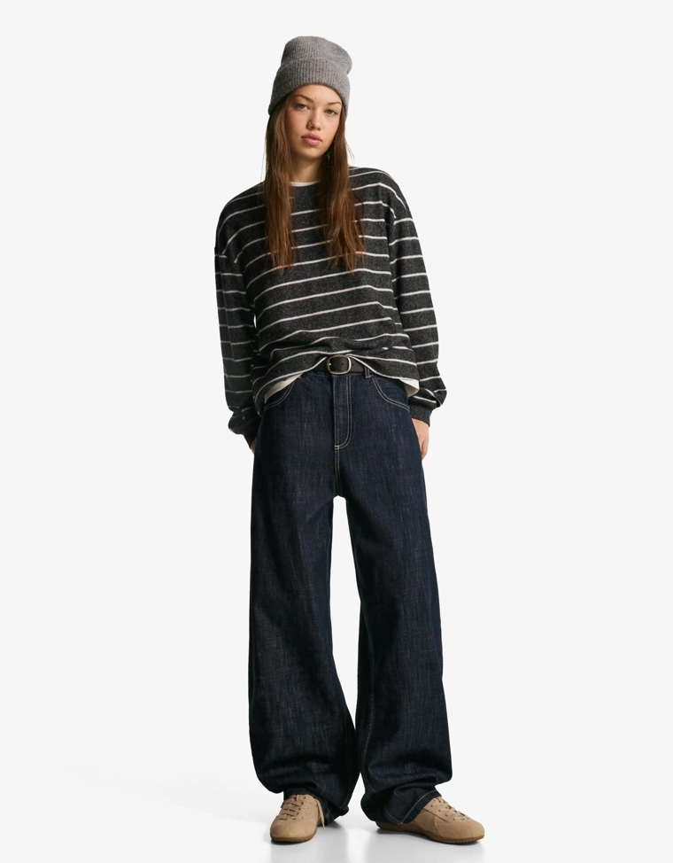 Полосатый трикотажный свитер