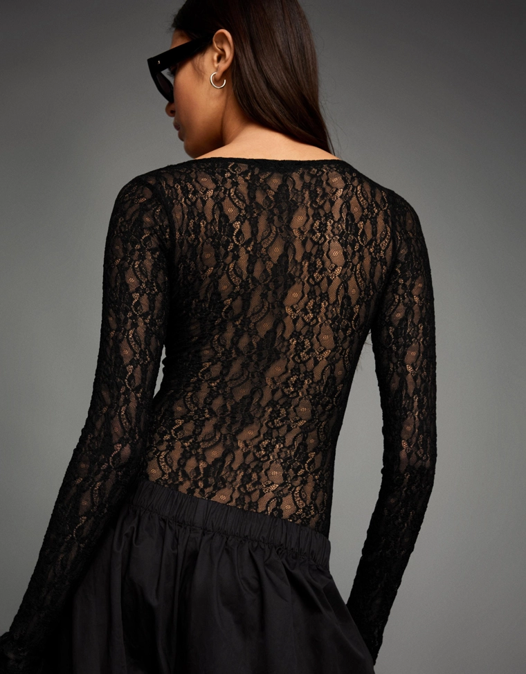 Боди с кружевом и длинными рукавами