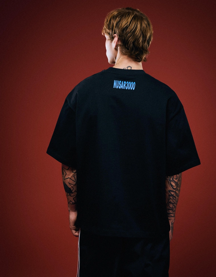 Футболка NTS Nusar 3000 объемного кроя с короткими рукавами и принтом