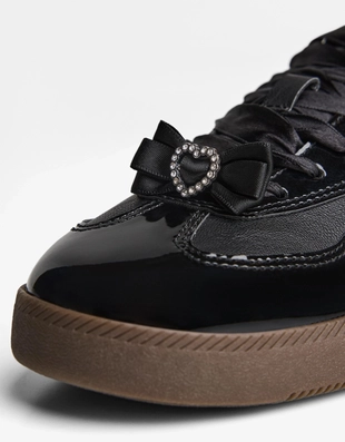 Ретро-кроссовки с шармами- Заказать в России