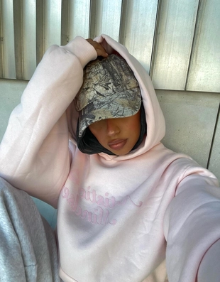 Джемпер с капюшоном и принтом- Заказать в России