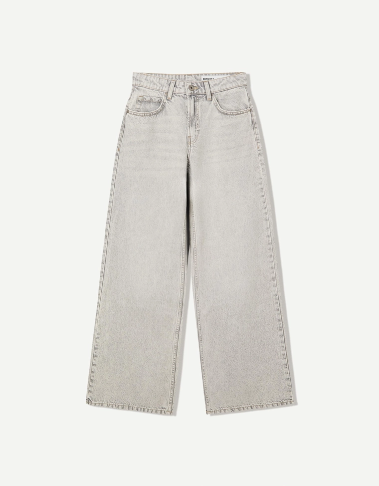 Джинсы с широкими штанинами