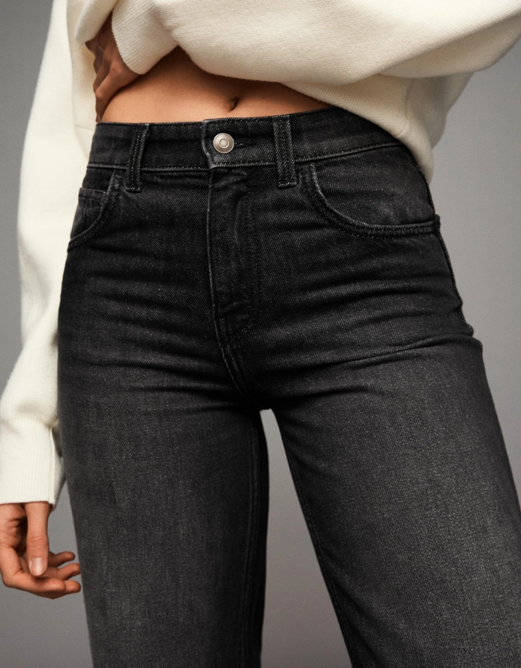 Джинсы прямого кроя с широкими штанинами