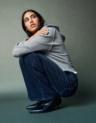 Джинсы с широкими штанинами- Заказать в России