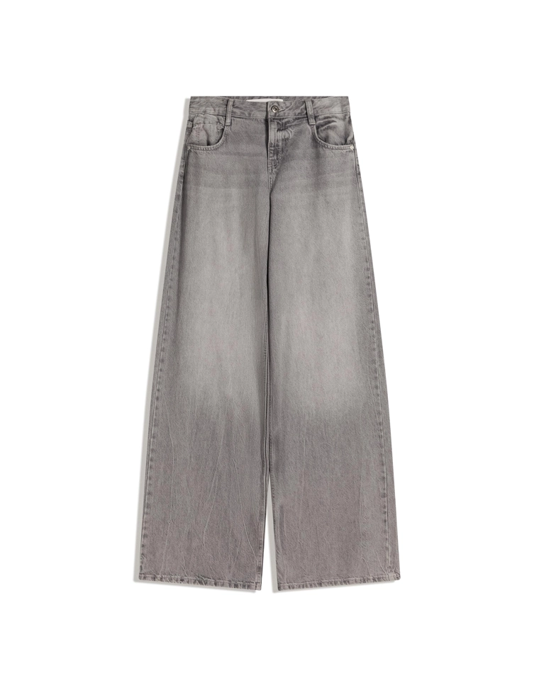 Джинсы с широкими штанинами и низкой посадкой