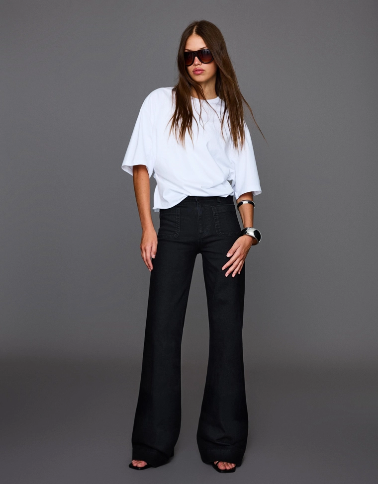 Бесшовные джинсы с широкими штанинами и карманами