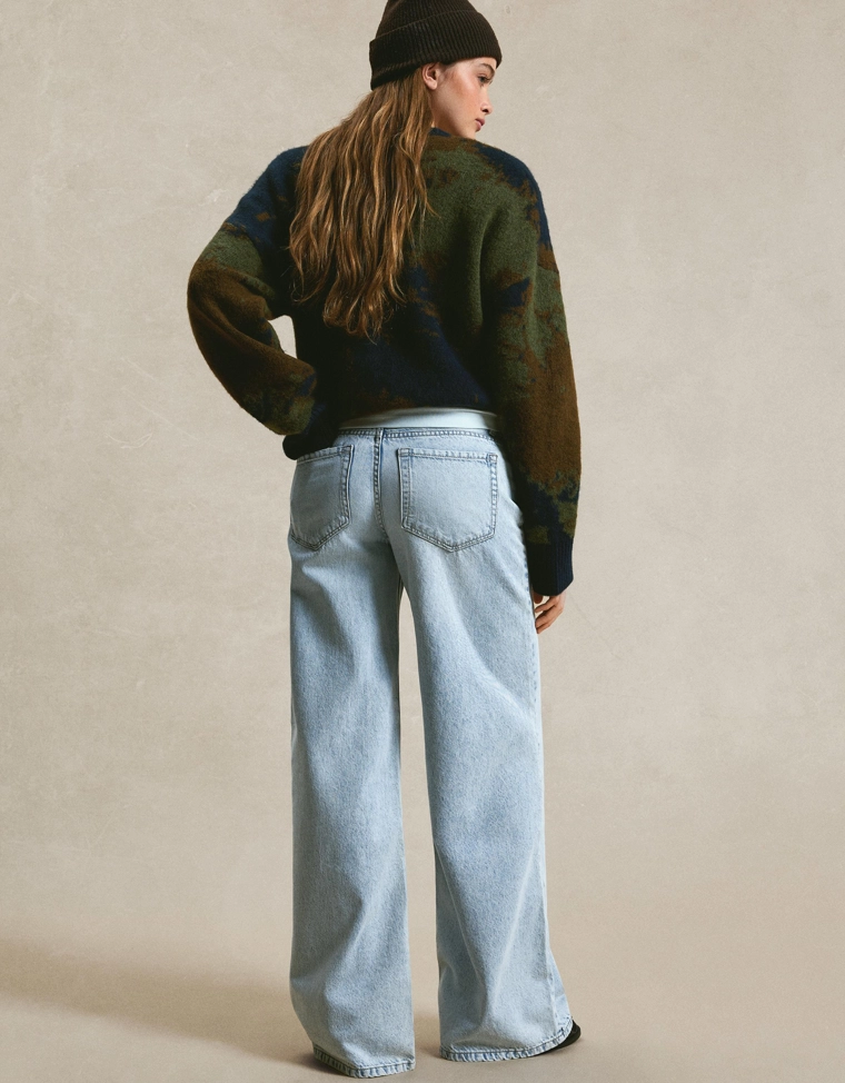 Джинсы с широкими штанинами