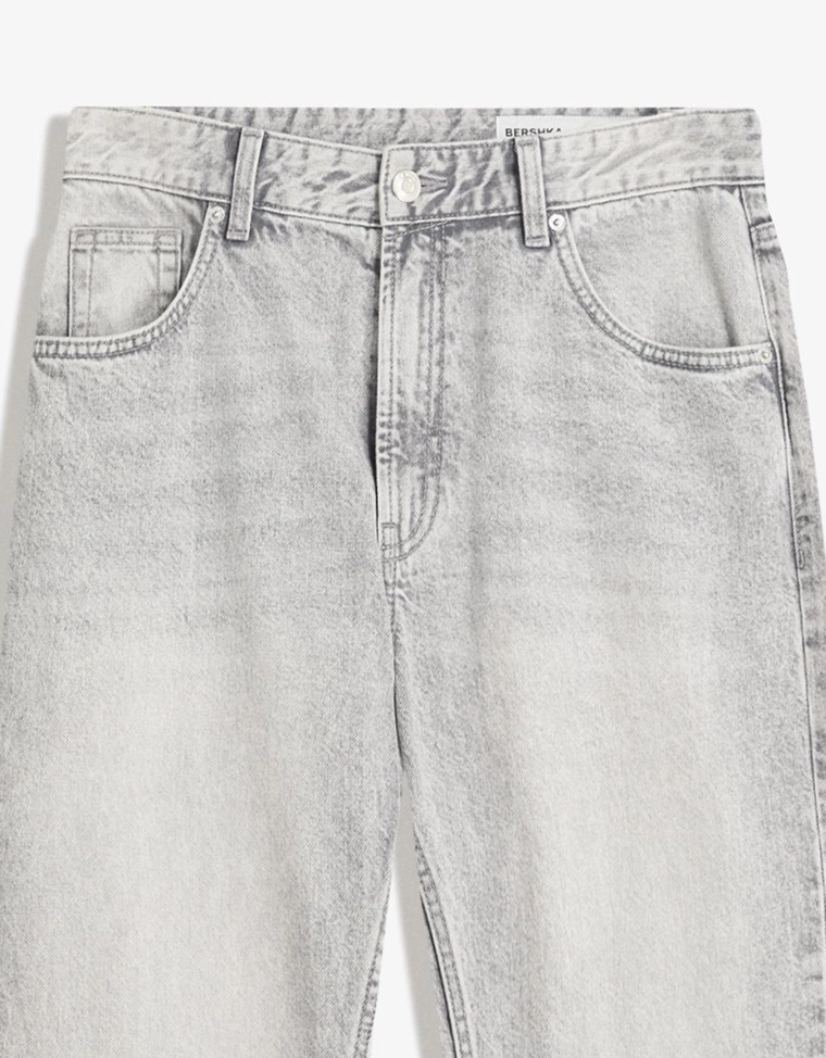 Расклешенные джинсы прямого кроя