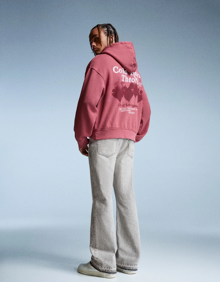 Расклешенные джинсы прямого кроя