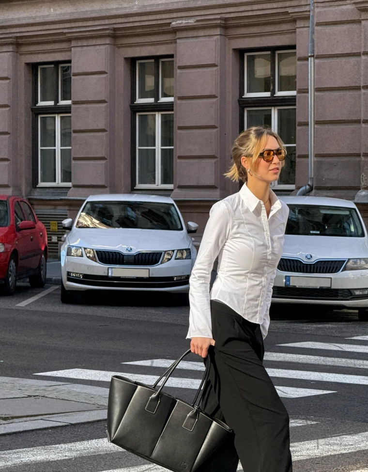 Рубашка облегающего кроя с расклешенными рукавами