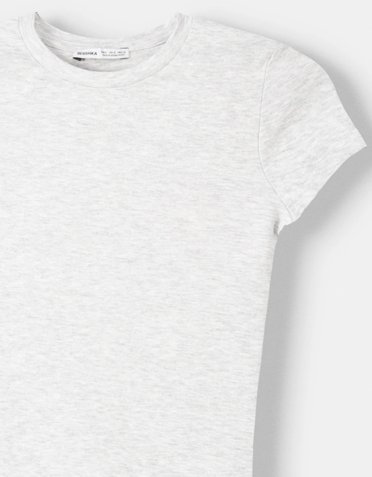 Футболка с короткими рукавами и круглым вырезом